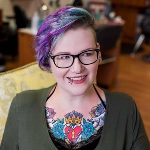 Meet your Posher, Laura